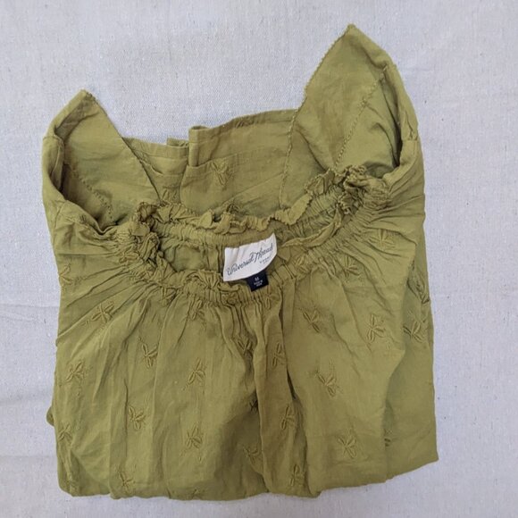Universal Threads, Ruffled Sleeve Embroidered Top, Sm. - Picture 4 of 4